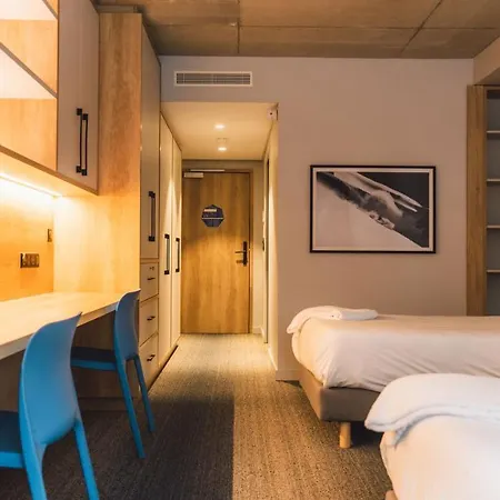 Apex2100 International Academy