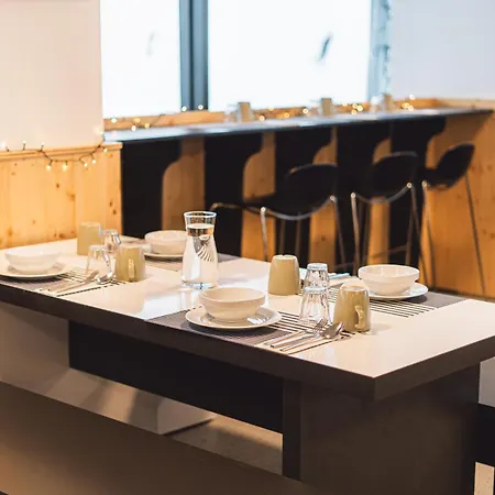 Apex2100 International Academy *