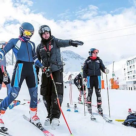 Apex2100 International Academy * Tignes